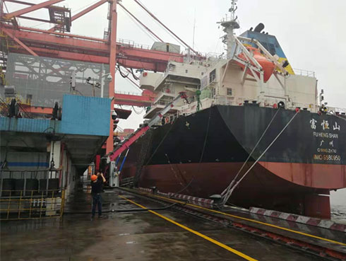 “富恒山”輪57300噸散貨船 “富恒山”輪57300噸散貨船